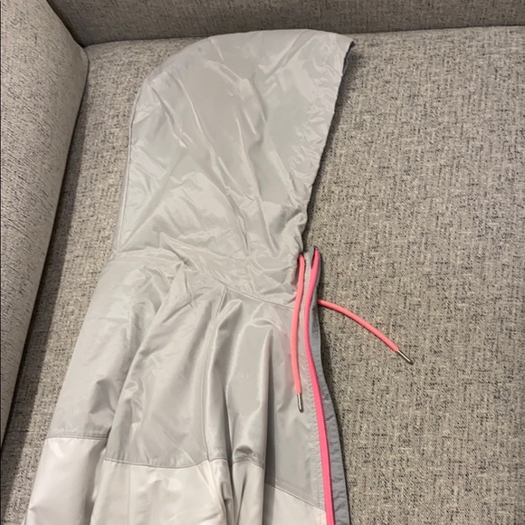Nike windbreaker White/Gray/Pink - Picture 7 of 7